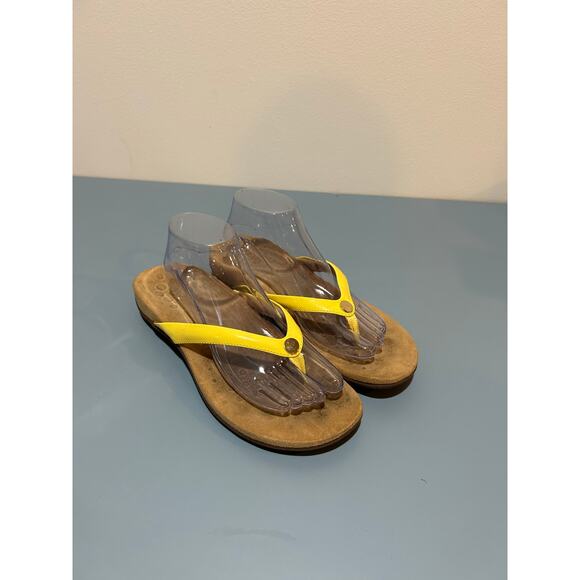 Vionic sandals womens size 9 yellow flip flop - Picture 1 of 7